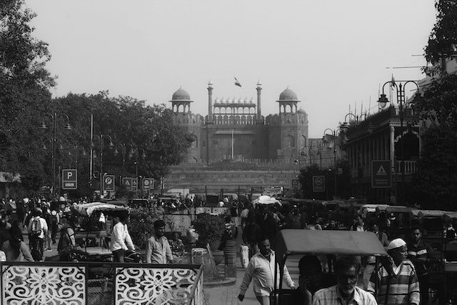 New Delhi Battles Air Pollution with \’Red Light On, Gaadi Off\’ Campaign