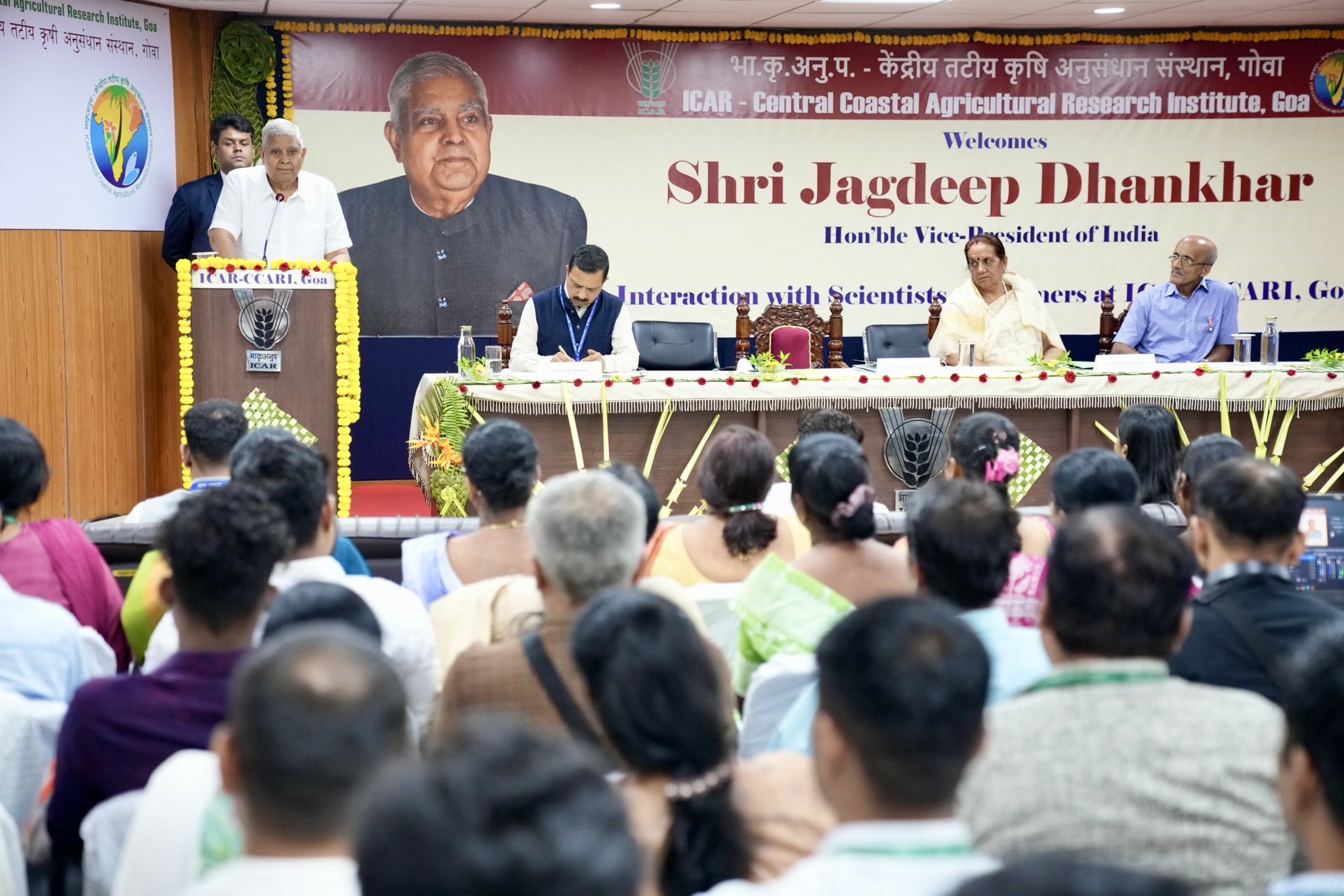 उपराष्ट्रपति ने गोवा राजभवन में “आयुर्वेदाचार्य चरक” और “शल्य चिकित्सा के जनक सुश्रुत” की प्रतिमाओं का किया अनावरण