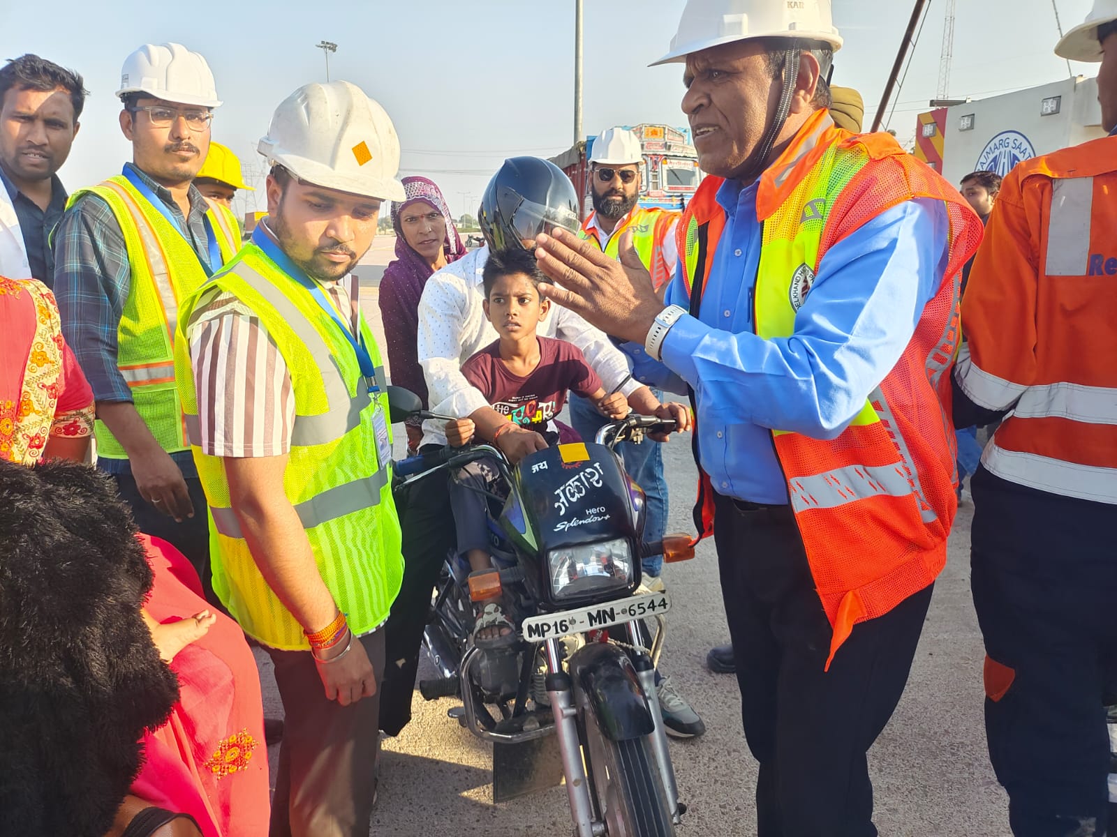 सड़क सुरक्षा–जीवन रक्षा अभियान का आयोजन, किया गया जागरूक