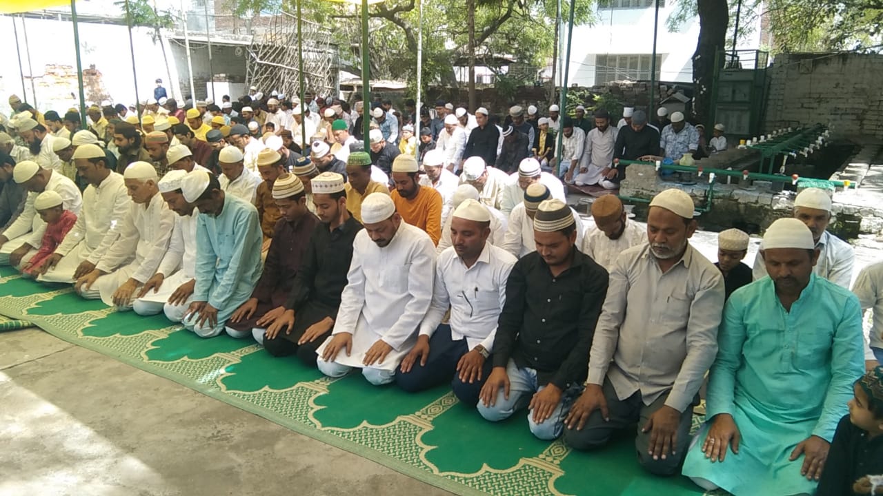 अलविदा-अलविदा माहे रमजान अलविदा: जिले भर की मस्जिदों में अदा हुई नमाज-ए-अलविदा