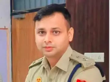 फतेहपुर के एसपी अनूप सिंह हटाए गए, अभिमन्यु मांगलिक बने नए पुलिस अधीक्षक